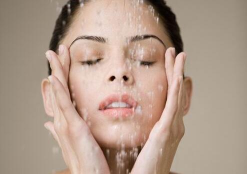 用母乳洗脸好吗？母乳分析仪为您解答